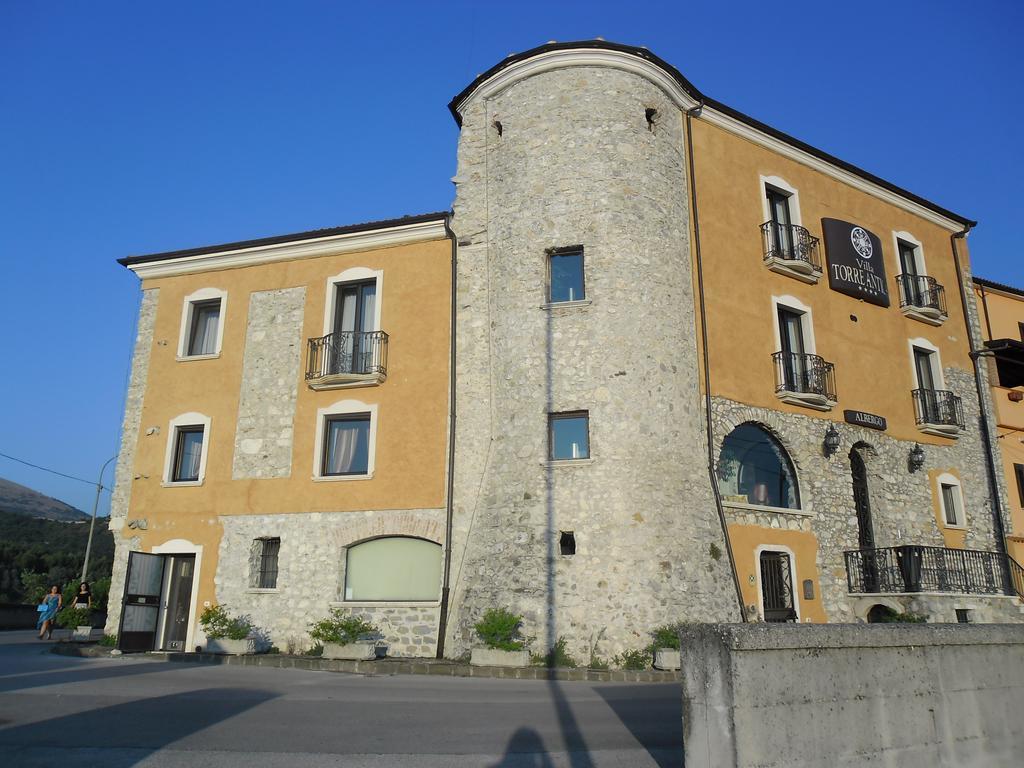 אטנה לוקאנה Hotel Villa Torre Antica מראה חיצוני תמונה